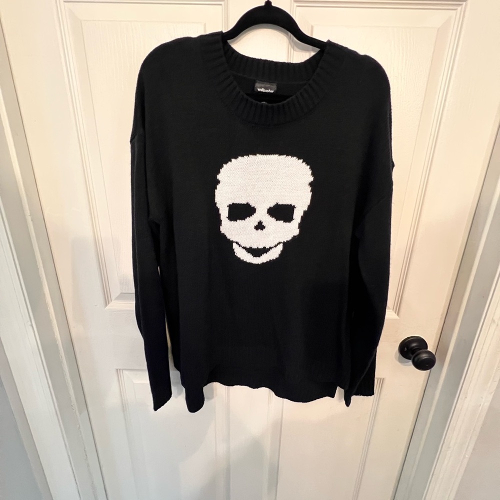 Wallpapher Black and White Skull Crewneck Sweater